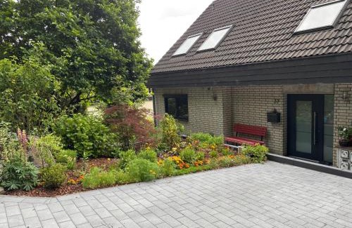 Lohmar Apartment | UPGRADE - frisch renoviert - Ferienwohnung Monteuerswohnung am Bauernhofweg in Lohmar nahe S-Bahnhof Messe Flughafen
