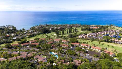 Keauhou House | Upgraded Chic Condo with Lush Gardens