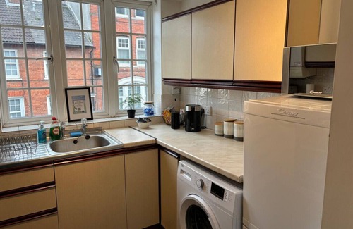 Salisbury Apartment | Upper Coach House