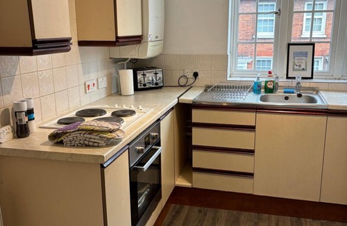 Salisbury Apartment | Upper Coach House