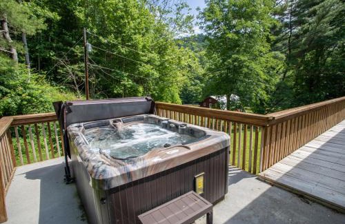 Elk Park House | Upper House at Tiffanys Estate