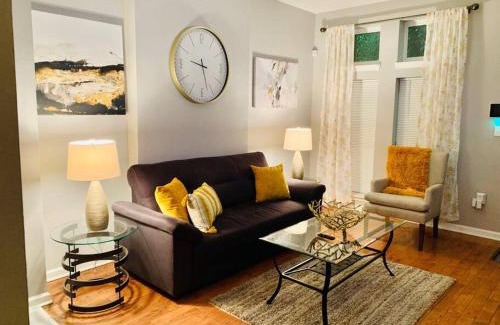 Downtown Baltimore Apartment | Upscale 2BD/1.5BA townhome mins to JHH & downtown