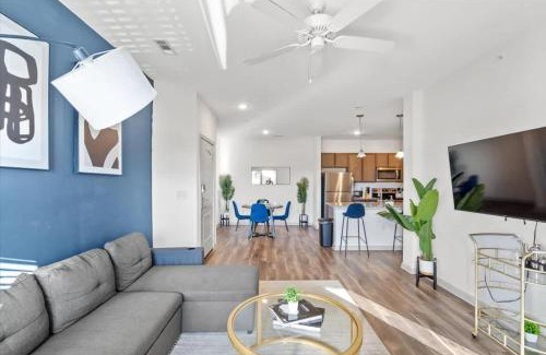 Charlotte Apartment | Upscale 2BR King Suite Mins to Uptown Charlotte