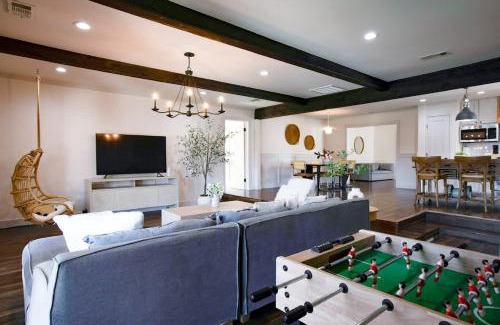 Little Forest Hills House | Upscale 3BR with Yard Games Heated Pool and Hot Tub