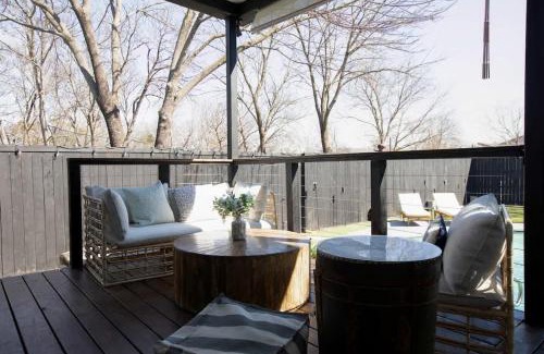 Little Forest Hills House | Upscale 3BR with Yard Games Heated Pool and Hot Tub