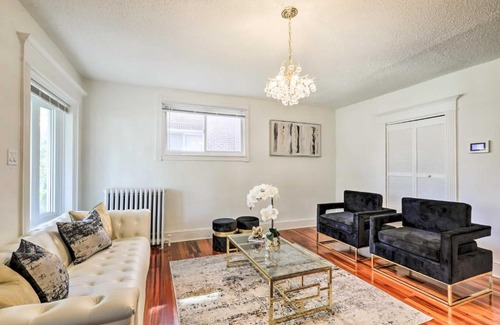 North Philadelphia House | Upscale and Chic Philly Abode about 8 Mi to Dtwn!