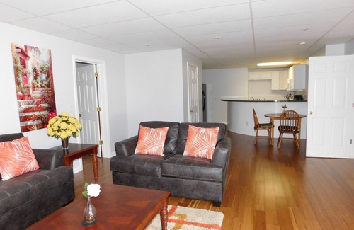 Woodland Brooke House | Upscale area. Close to Braves & Mercedes-Benz Stadium.