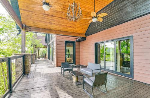 Houston House | Upscale Getaway on Smith Lake with Boat Dock