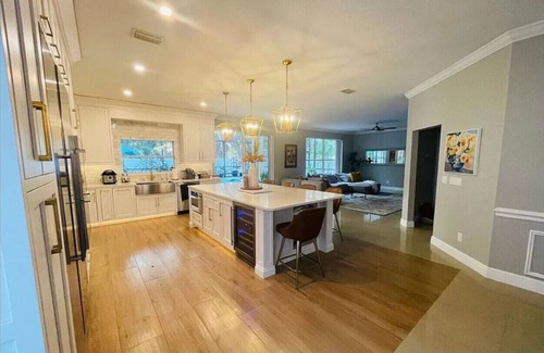 Regal Oaks House | Upscale Heated Pool & Spa Home - Best Beaches