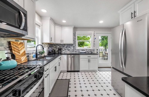 Spearfish Cabin | Upscale Inviting Property in Spearfish just 4 blocks from Main Street!