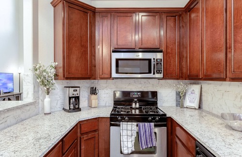 Govalle Apartment | Upstay - 2-home Complex in Govalle for 18ppl