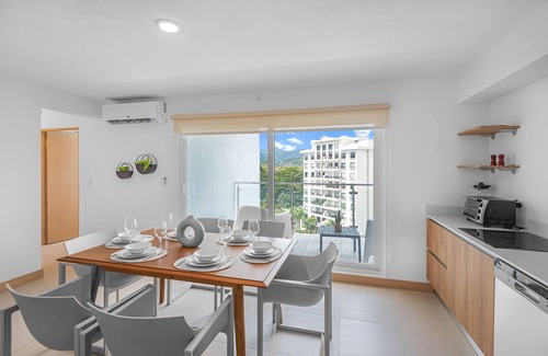 Barrio Santa Lucia Apartment | Upstay - Brand New Condo w Pool - 5 Mins to Beach