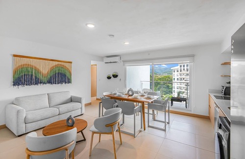 Barrio Santa Lucia Apartment | Upstay - Brand New Condo w Pool - 5 Mins to Beach