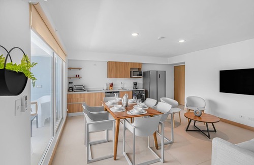 Barrio Santa Lucia Apartment | Upstay - Brand New Condo w Pool - 5 Mins to Beach