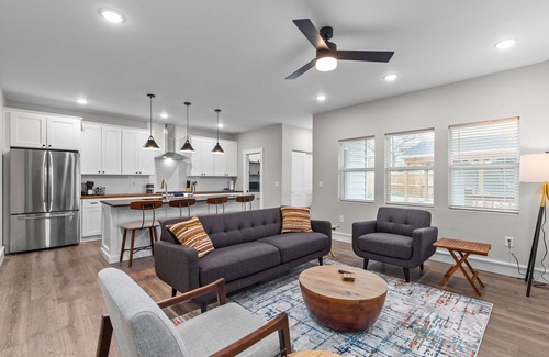 The Gate House | Uptown Elegant Escape | JZ Vacation Rentals