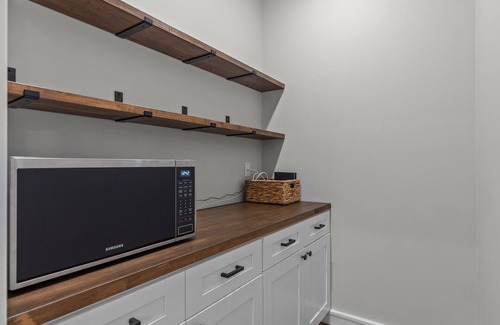 The Gate House | Uptown Elegant Escape | JZ Vacation Rentals