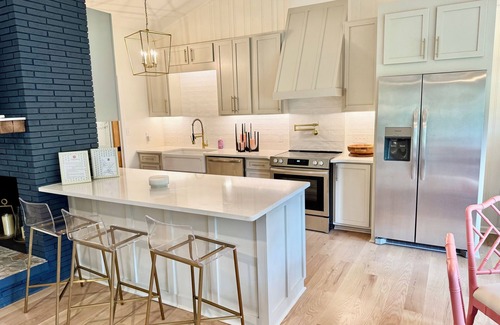 LaGrange House | UPTOWN GIRL: FALL IN LOVE! Designer Decorated, New Renovations, Perfect Location