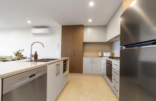 Phillip Apartment | Urban Apt in Phillip 9mins to Canberra Hospital - Hosted by Canstay