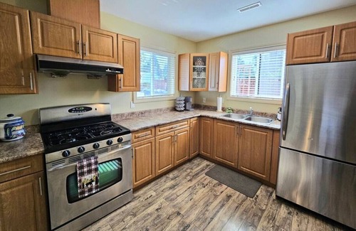 Fleetwood House | Urban Canada Cottage