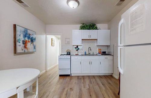 University Heights House | Urban Casita, Near Nob Hill and UNM Hospital