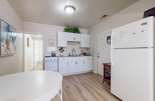 University Heights House | Urban Casita, Near Nob Hill and UNM Hospital