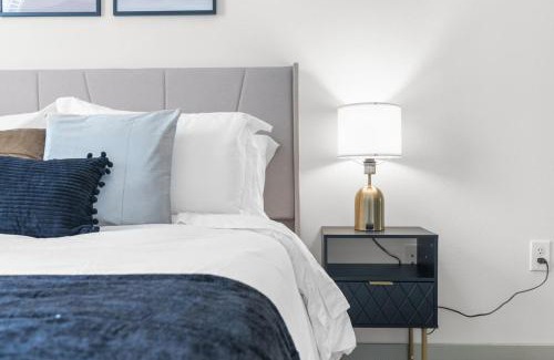 Five Points South House | Urban Chic meets Comfort 2BR with Pool