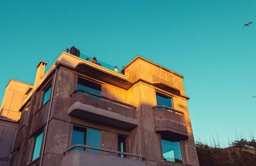 Aldoar Foz do Douro e Nevogilde House | Urban-Chic Sea-front Mansion for Rent in Porto