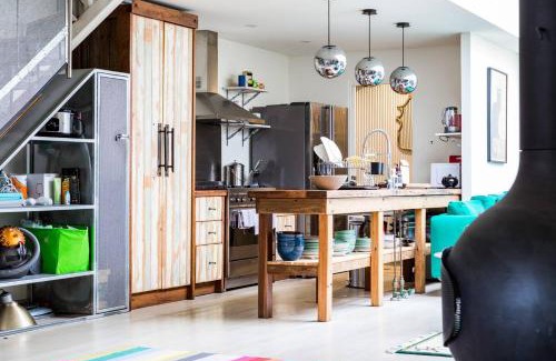 Surry Hills House | Urban Farmhouse Flair - Surry Hills Terrace Serenity