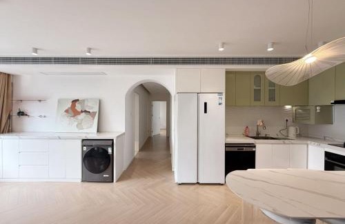 Downtown Shanghai Apartment | Urban Hub French premium Apart-ment Convenient Luxury 3 Bedroom Shanghai