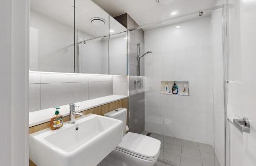 South Brisbane Apartment | Urban Luxe Retreat - South Brisbane Boutique Apt w Free Carpark
