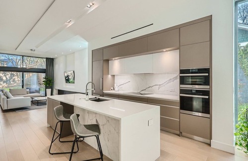 Wilmore House | Urban Modern Abode in SouthEnd Charlotte (with EV Charger)