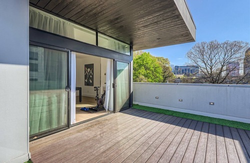 Wilmore House | Urban Modern Abode in SouthEnd Charlotte (with EV Charger)