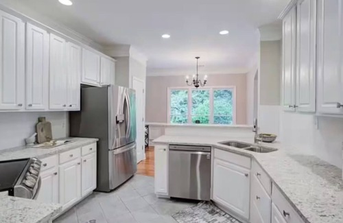 Atlanta House | Urban Oasis: Luxe 4BR in Cascade