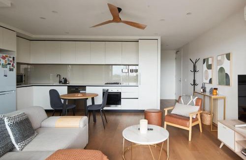 Brunswick East Apartment | Urban Rendezvous - Where Productivity Meets Play