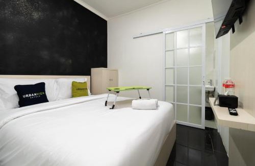Kelapa Gading Barat Hotel | Urbanview Hotel Bizhome Artha Gading Boulevard by RedDoorz