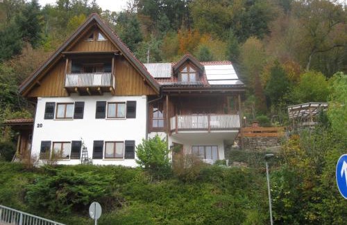 Schiltach Apartment | Urlaub mit Blick auf Schiltachs Fachwerkhäuser