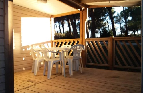 Bizanet House | Ushuaïa Villages Camping Figurotta * - Mobil Home Méditerranée 32m² - 2 bedrooms + air conditioning + TV + covered terrace for 6 people