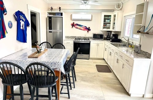 Isla de Utila House | Utila Suite Sleeps 6