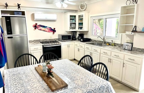 Isla de Utila House | Utila Suite Sleeps 6