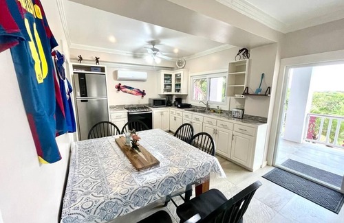 Isla de Utila House | Utila Suite Sleeps 6