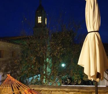 Fontareches Bed & Breakfast | UZES CÔTÉ VILLAGE - Chambre d'hôtes