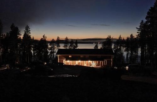 Inari House | Väre Holiday Home - lakeside relaxation point