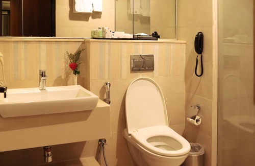 Iyyappanthangal Hotel | V7 Hotel