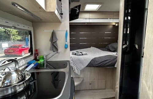 Gooshays House | Vaaroom London Explorers' Pod