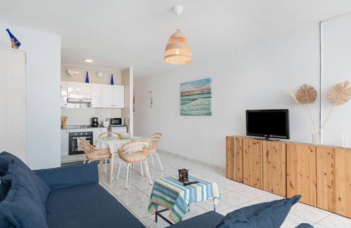 Puerto del Carmen Apartment | Vacation Apartment 'Vistamar' with Sea View and Wi-Fi