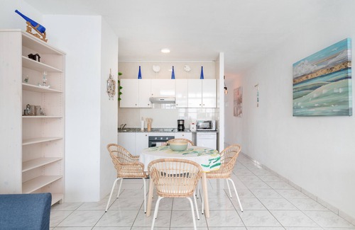 Puerto del Carmen Apartment | Vacation Apartment 'Vistamar' with Sea View and Wi-Fi