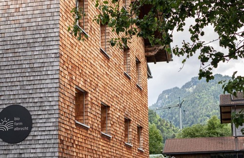 Grossdorf Apartment | Vacation apartment 2 bedrooms - Holiday apartment by the village stream