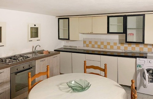 Calalunga-Pietragrande Apartment | Vacation apartment with private garden and separate entrance in Montauro (Catanzaro province), on on