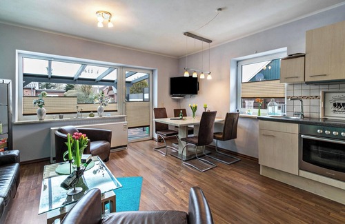 Friedrichskoog-Spitze House | Vacation Home “Ongi” near the Dyke with Wi-Fi, Terrace & Garden