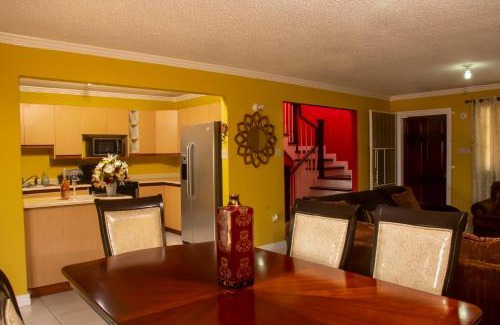 Mango Walk Apartment | Vacation Getaway in Mango Walk Country Club